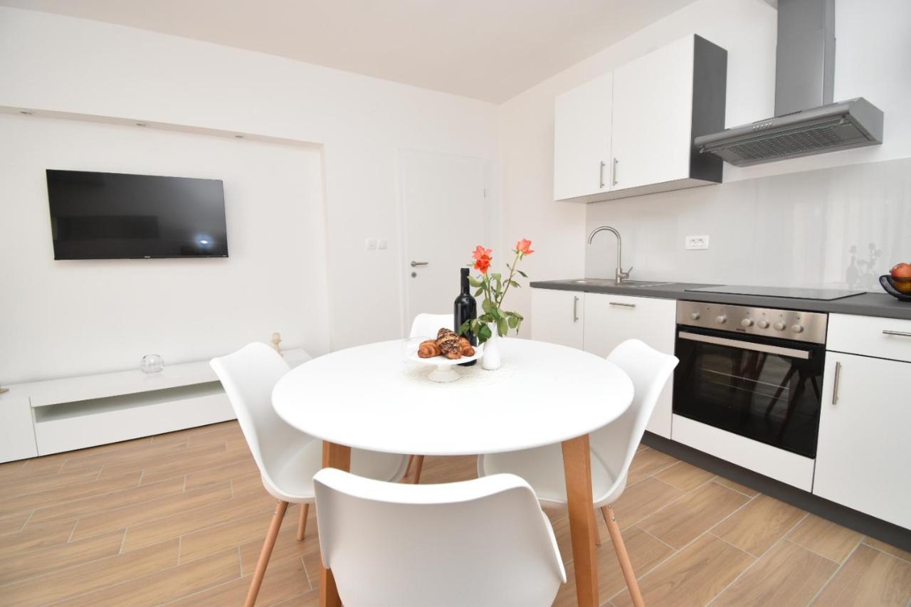 Apartments Ivan Задар Екстериор снимка